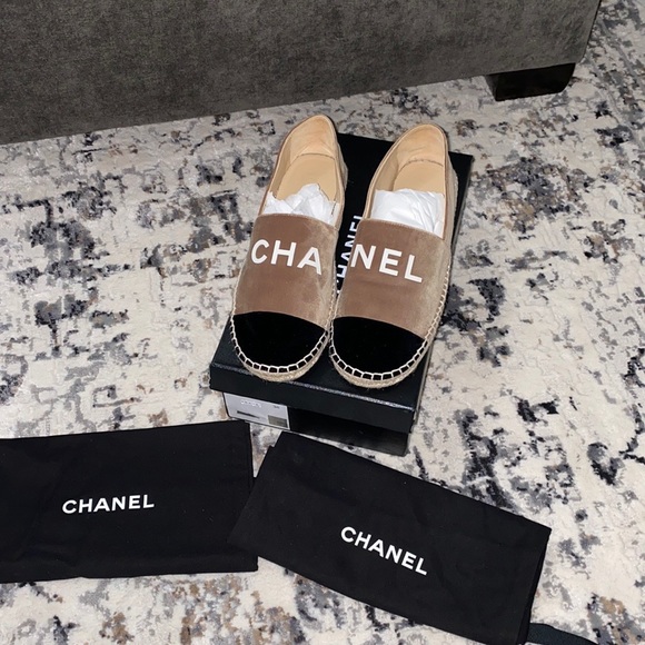 Chanel velvet espadrilles - Picture 1 of 12